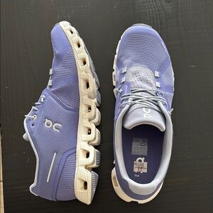 Women’s ON Cloud Running Purple and Cream Sneakers. Barely worn